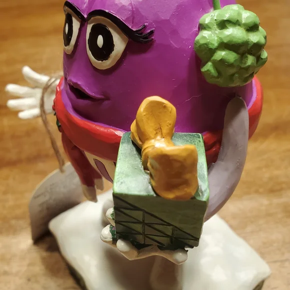 Jim Shore M&M'S,  Purple Character, "Sweet Surprise,"  6015684, Figure NWT!! - Picture 4 of 6